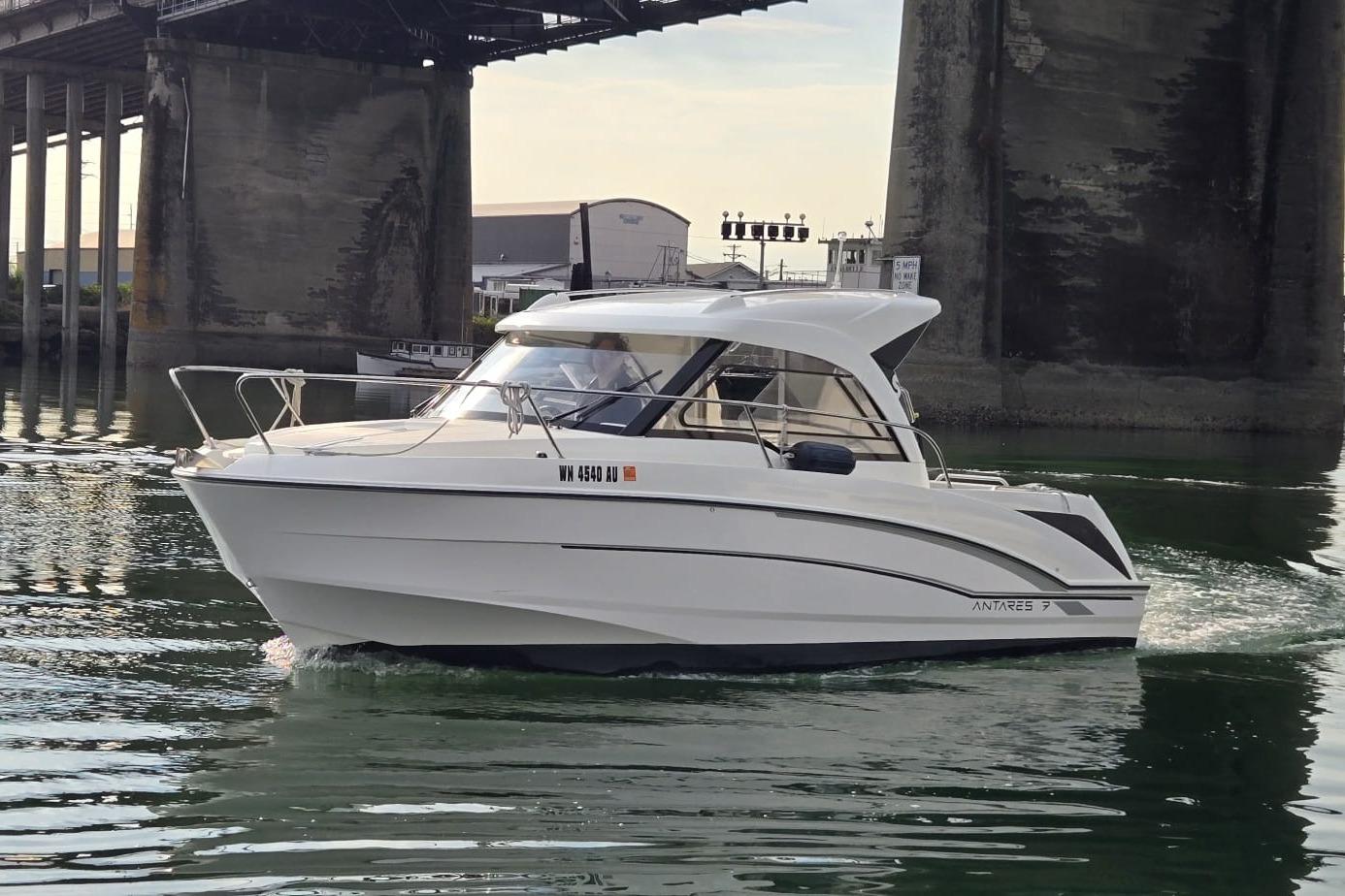 2023 Beneteau Antares 7