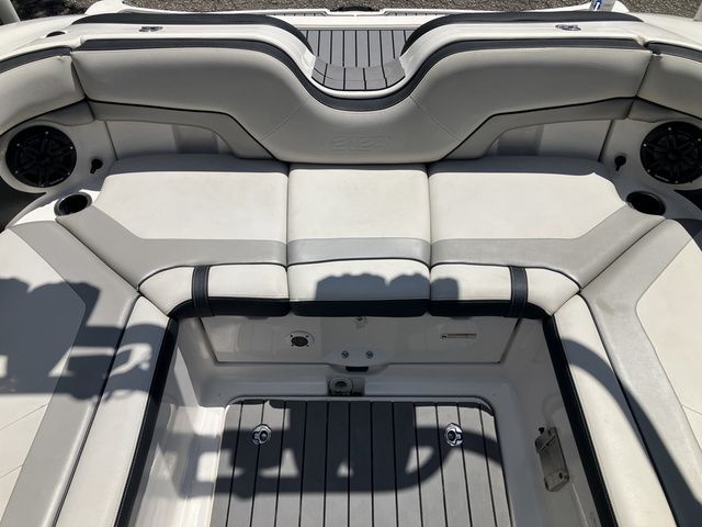 2016 Yamaha Boats 212X - 20