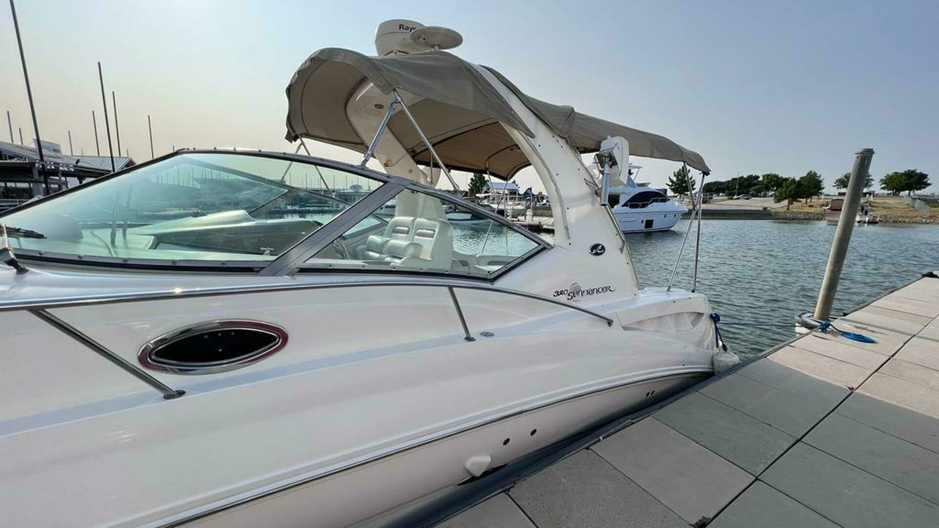 2005 Sea Ray Sundancer 320 - Image 4