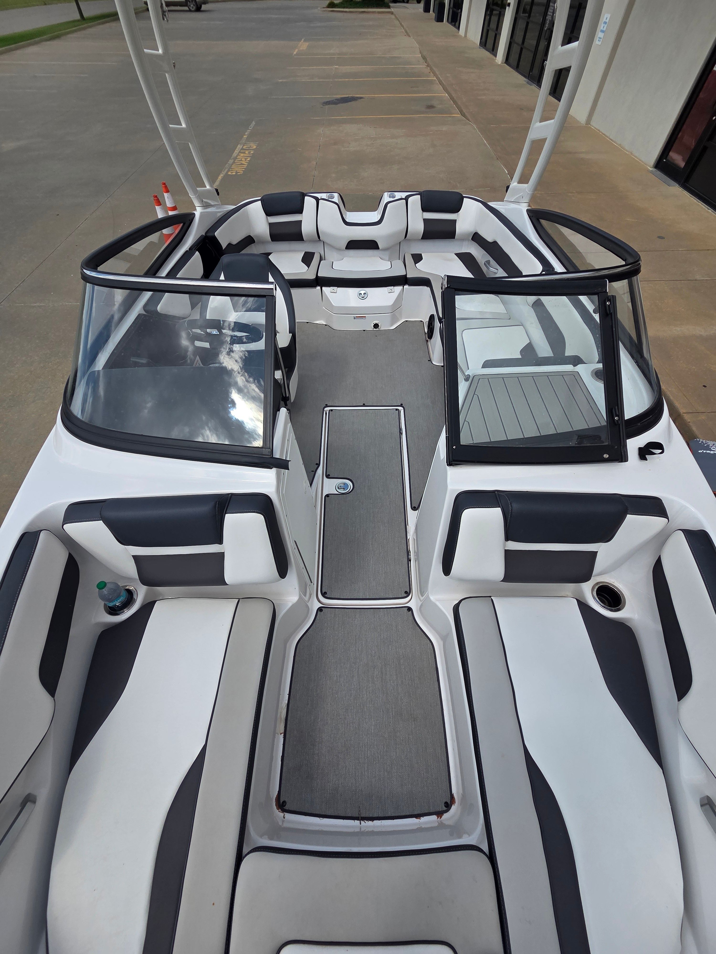 2022 Yamaha Boats AR195 - 9
