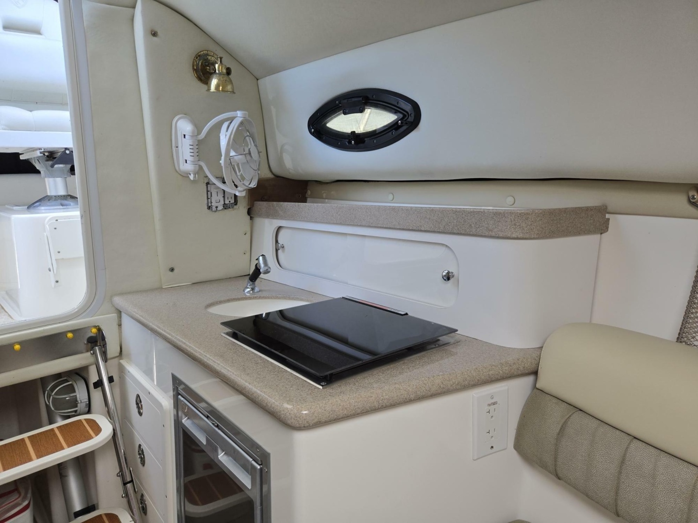 2009 Century 2400 Walkaround - Image 25