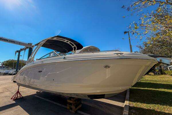 2021 Sea Ray SDX 270