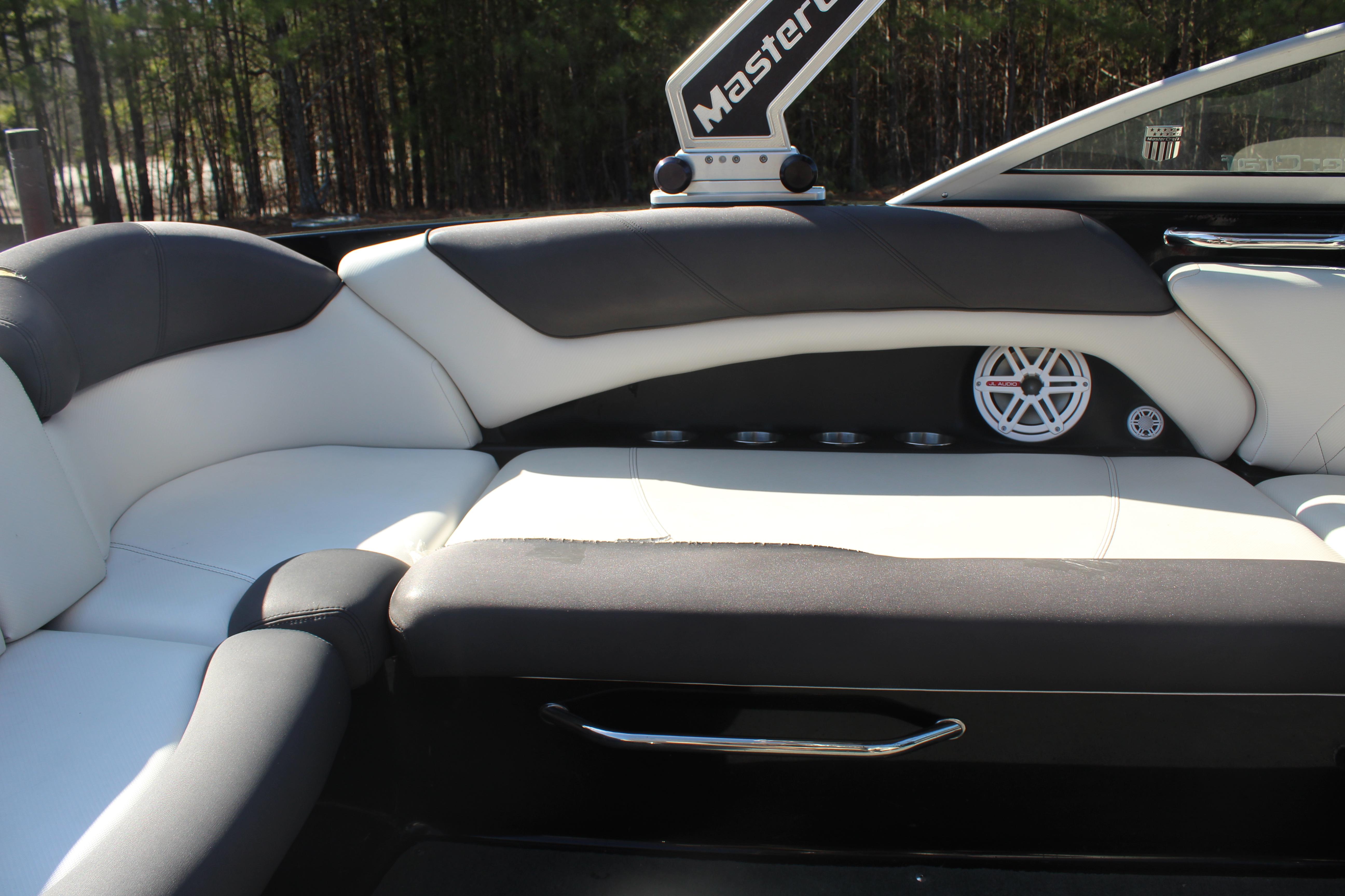 2011 MasterCraft X25 - 12