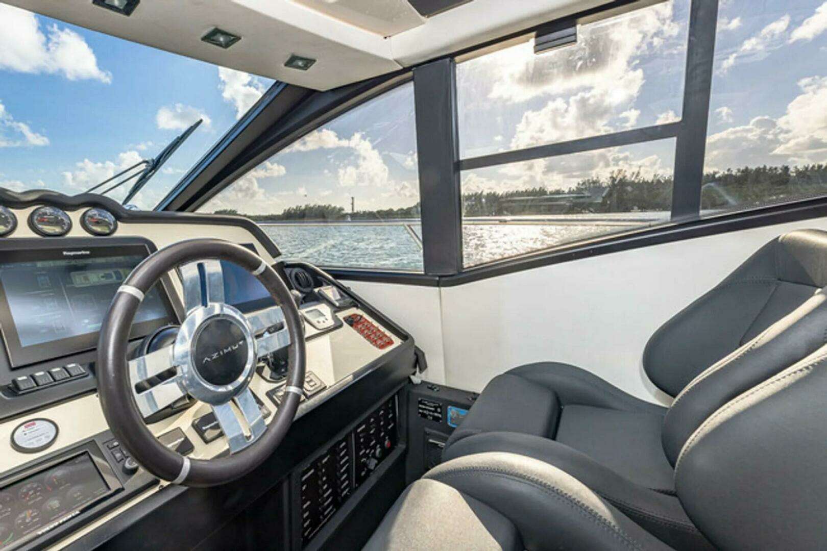 2015 Azimut 55S - Image 15