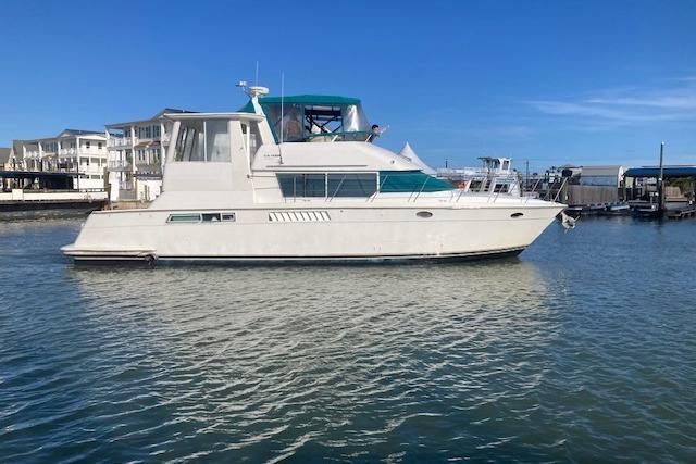 1997 Carver 500 Cockpit Motor Yacht