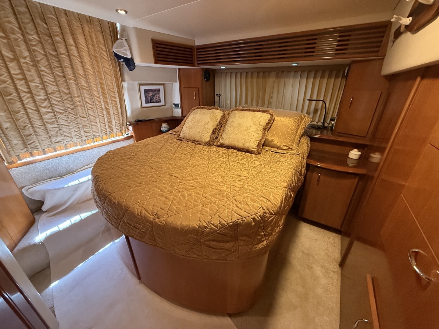 2006 Carver 44 CMY - Image 25
