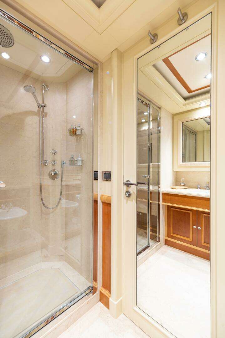 2007 CRN Pilothouse - Image 31