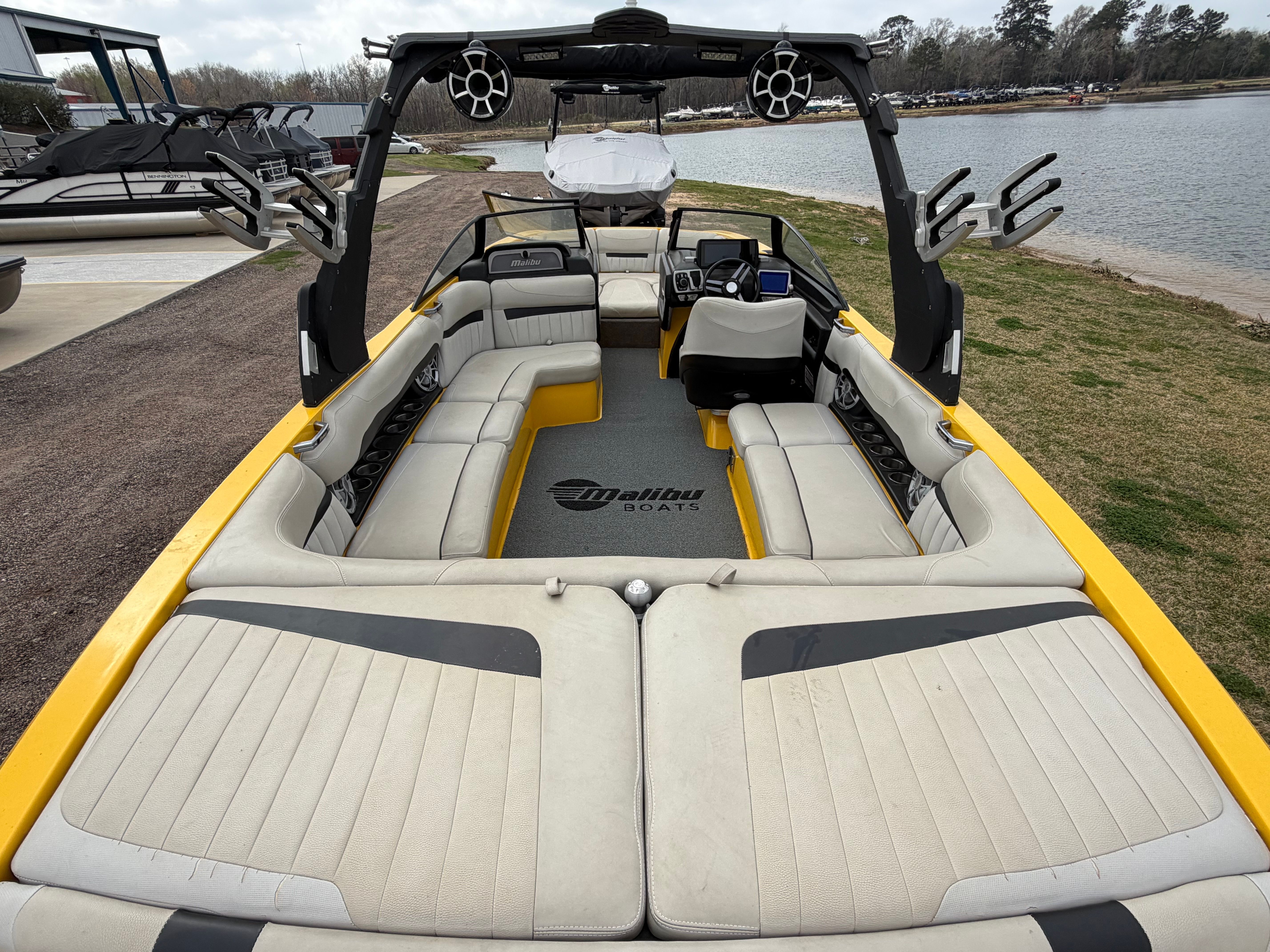 2015 MALIBU 24 MXZ - Image 9