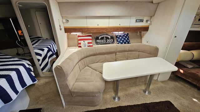 1995 Cruisers Yachts 3775 Esprit - 21