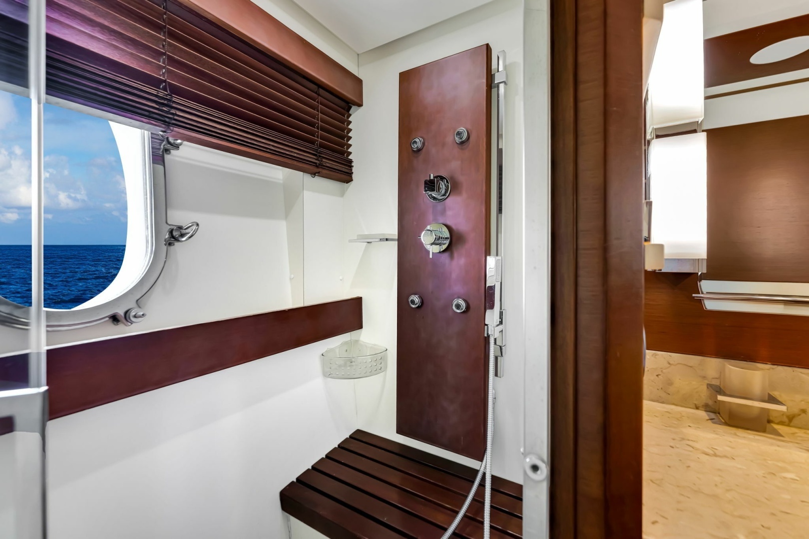 2005 Azimut 105 - Image 132