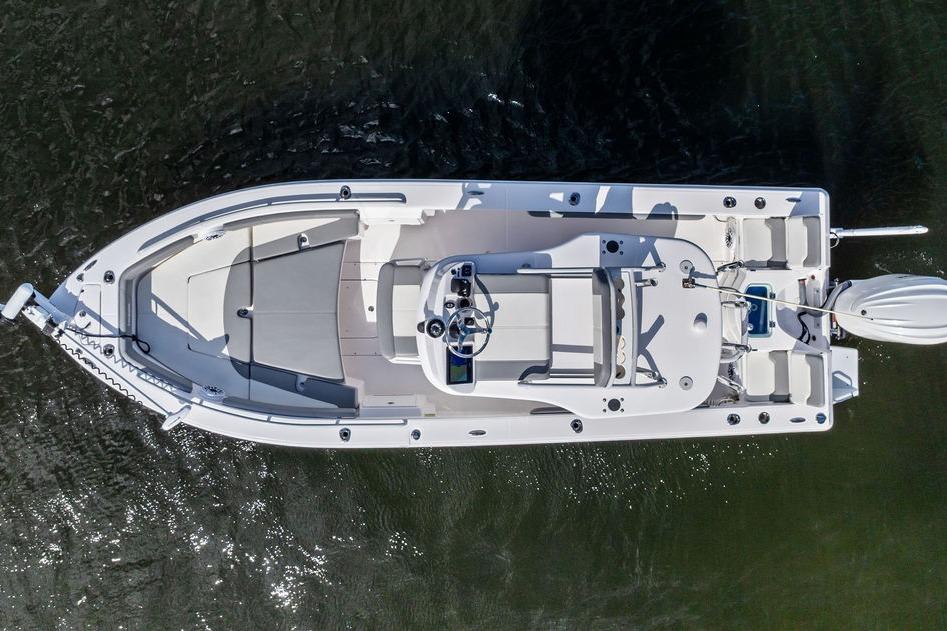 Overhead view of 2023 Everglades 243 Center Console boat on water.