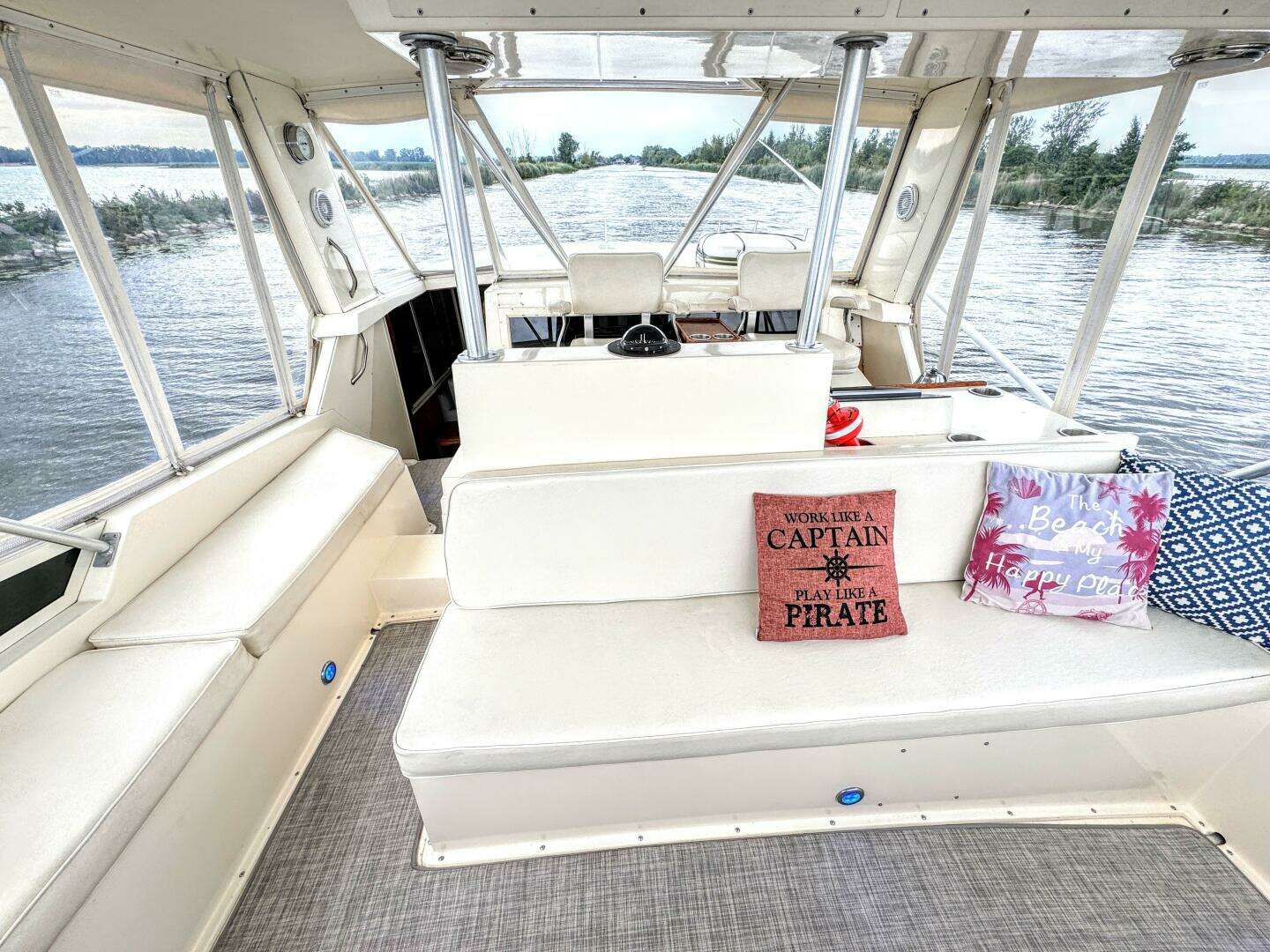 1987 Viking 48 Motor Yacht - Image 17