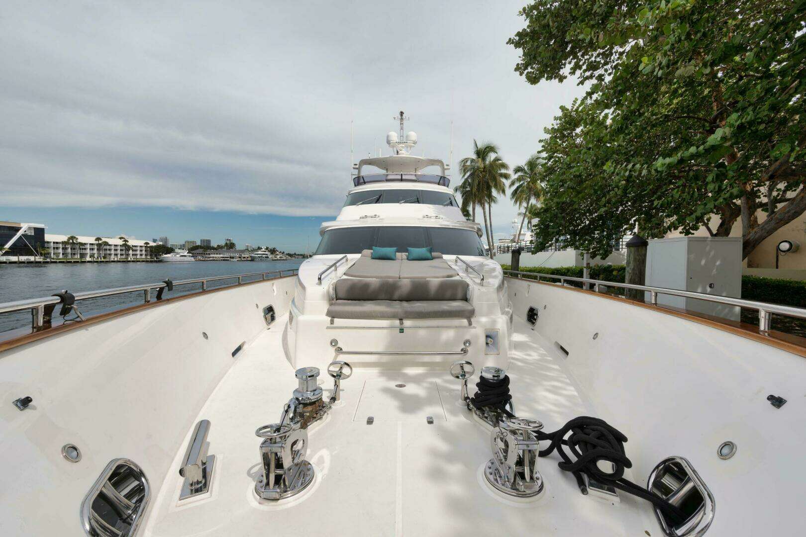 2012 Horizon P110 Tri-Deck - Image 36