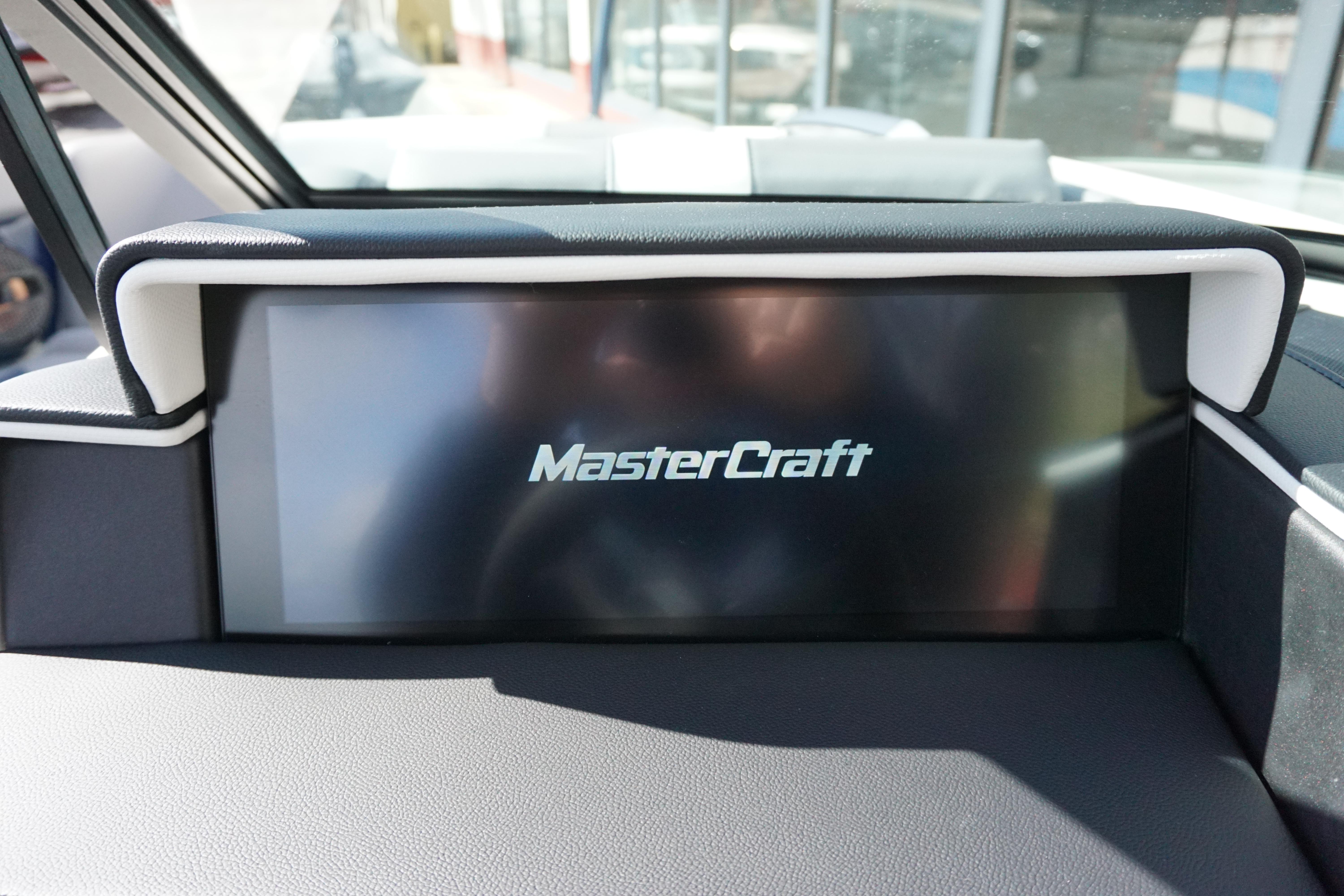 2025 MasterCraft X24 Supercharged 6.2L - 9K Rebate Eligible - 20