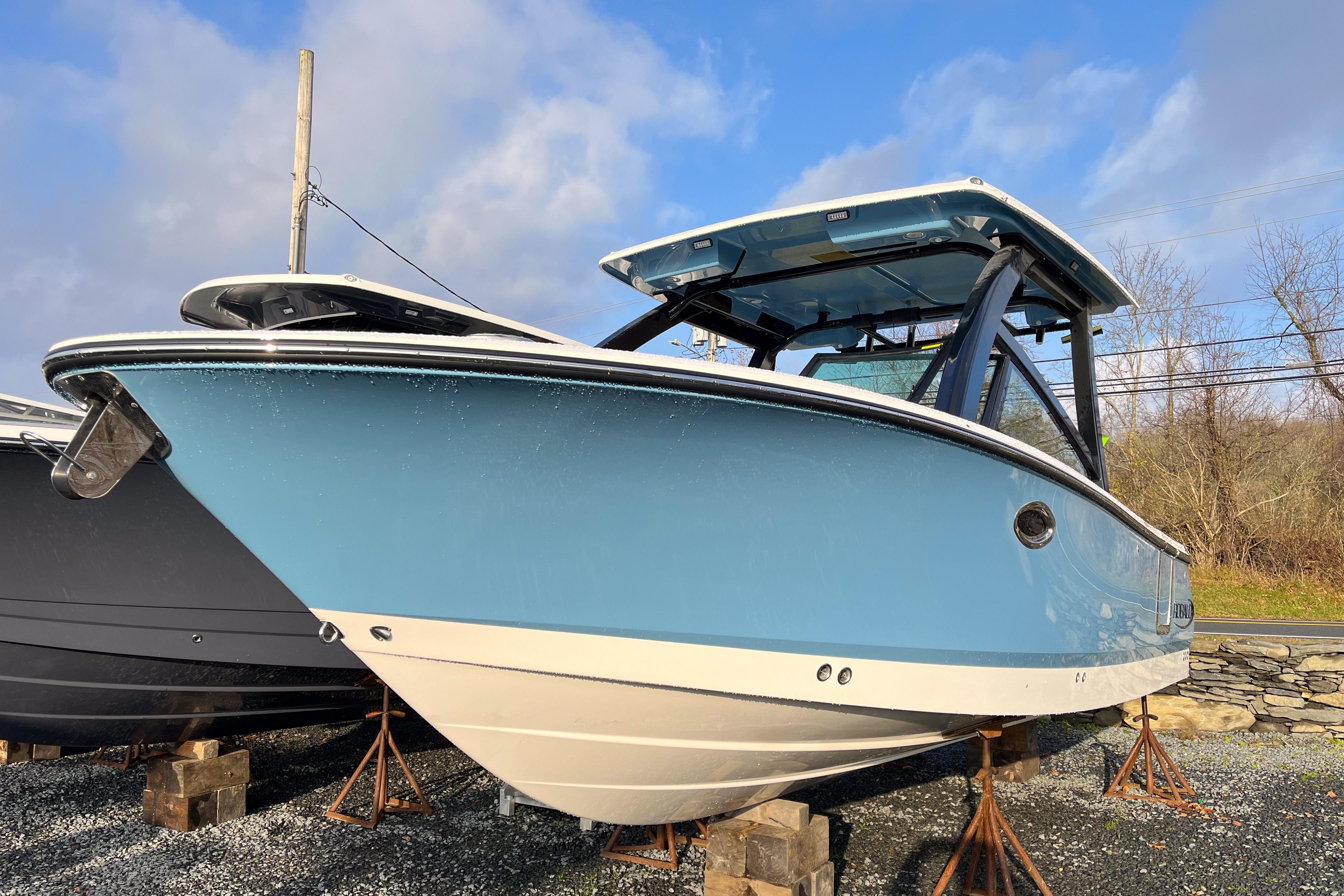 2026 Robalo R257 Dual Console