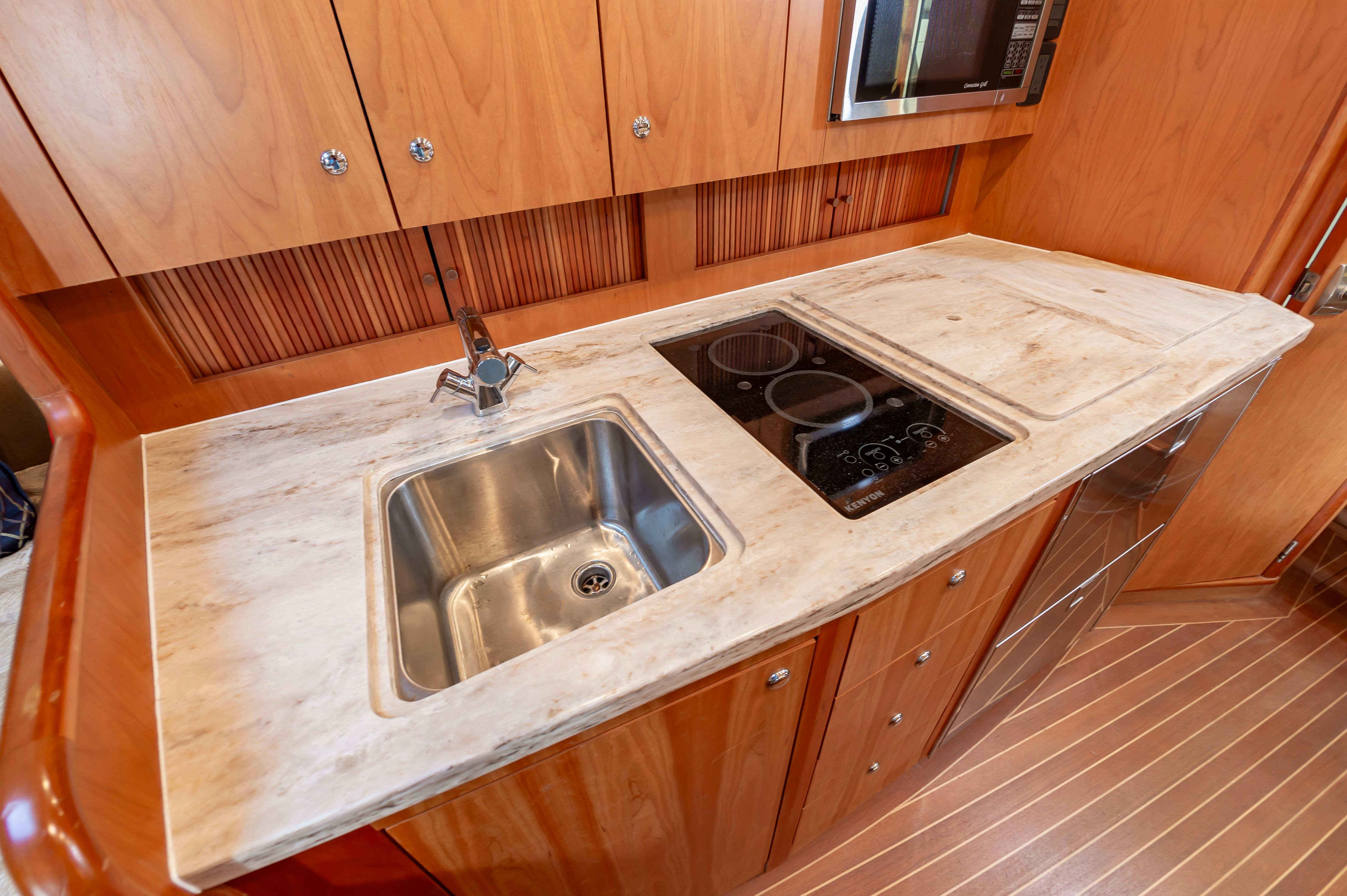 2014 Jupiter 41 SB - 33