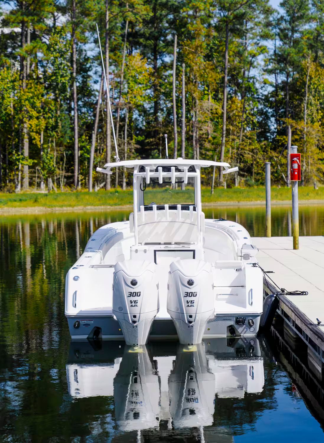 2027 Sea Hunt Gamefish 28 Coffin Box - 7