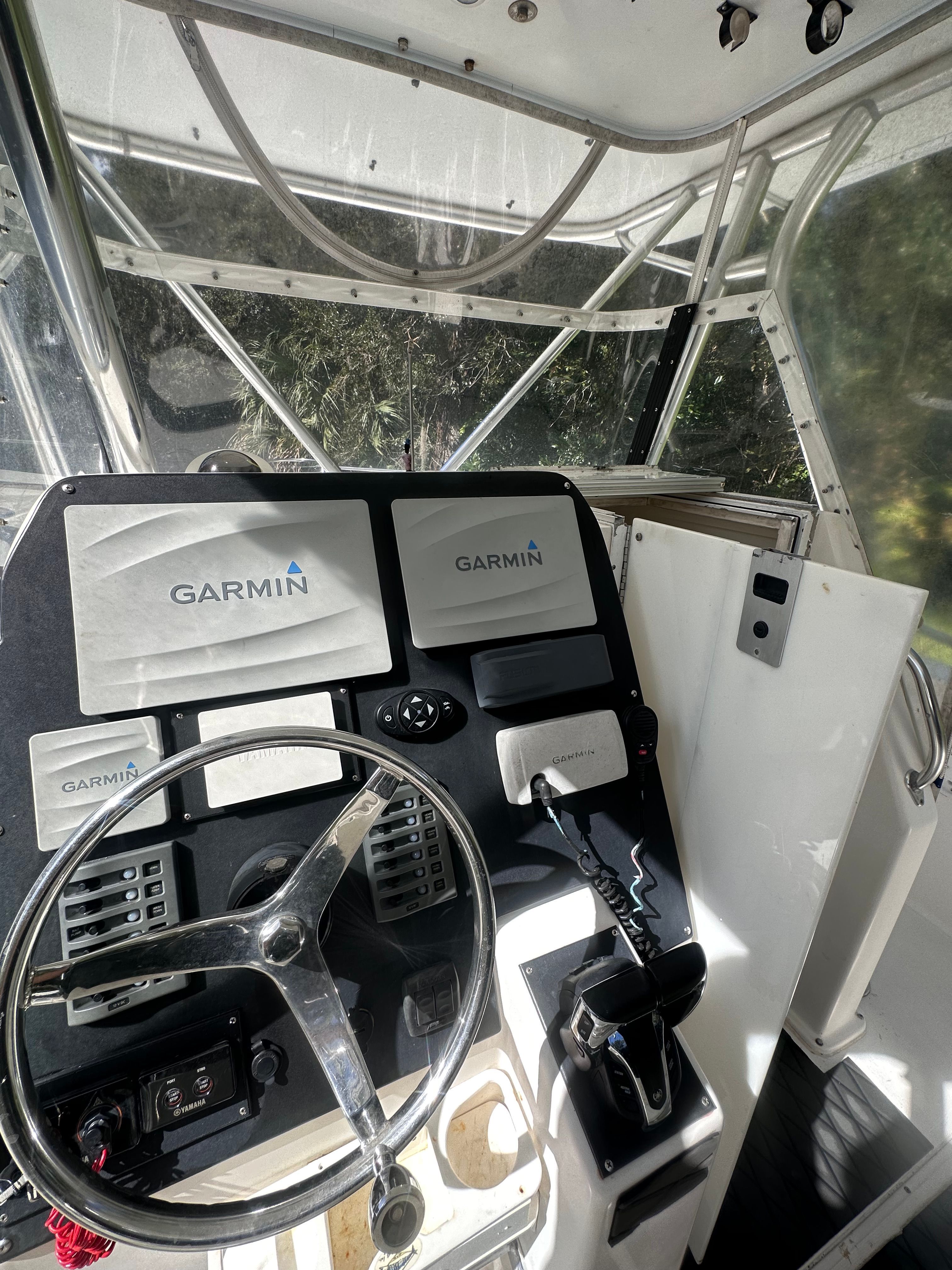 2005 Stamas 310 Tarpon - 12