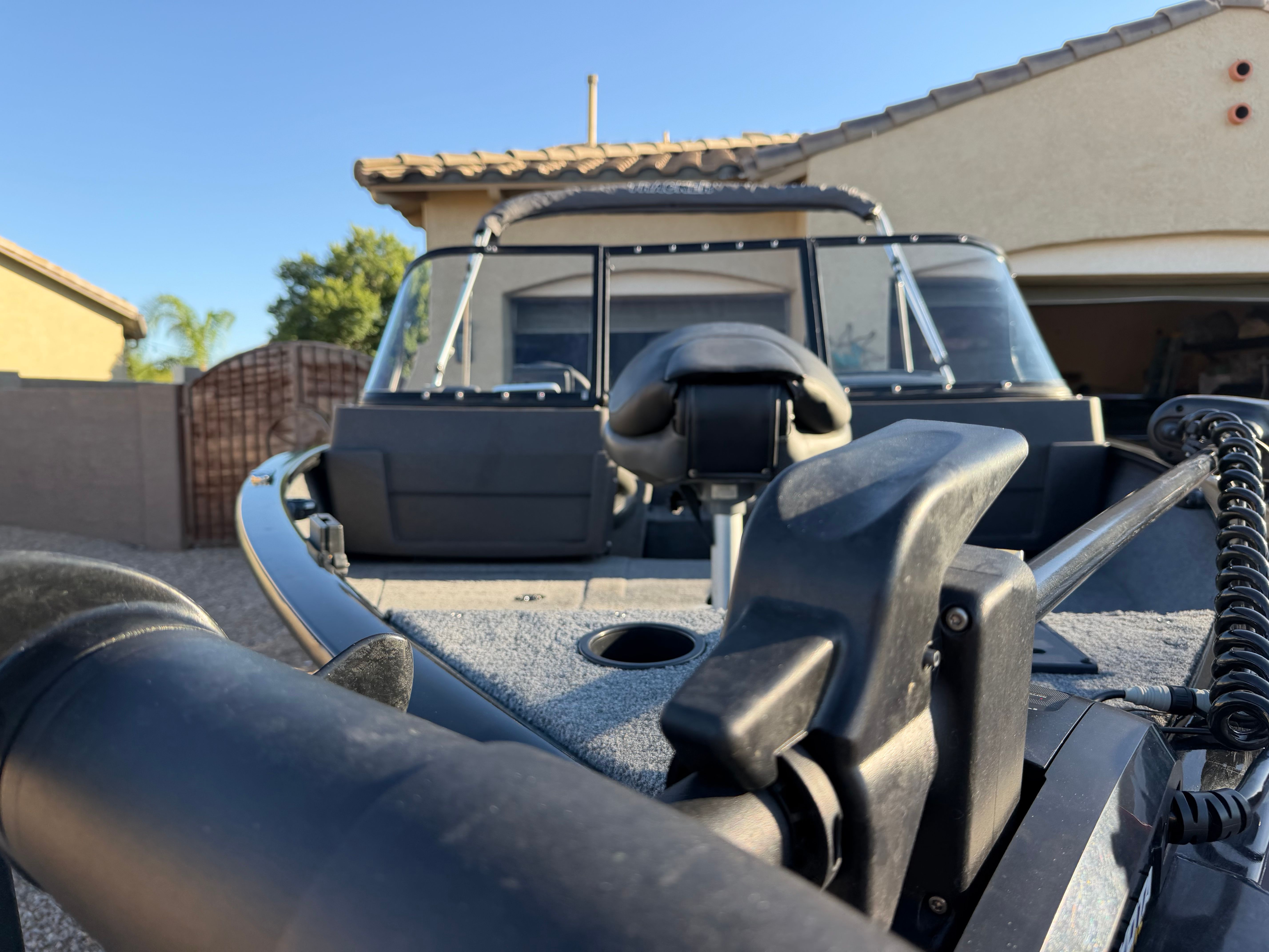 2022 Tracker Pro Guide V-175 WT