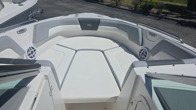 2024 Chaparral 23 SSi - 15