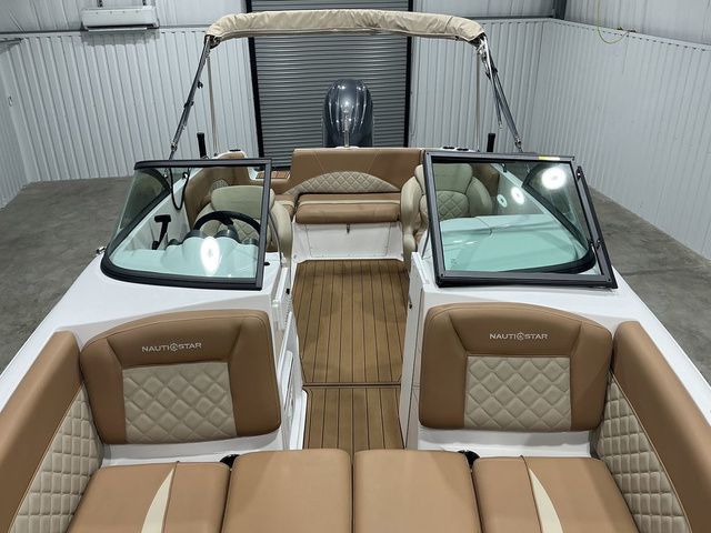 2026 NauticStar 223DC Deck - 9
