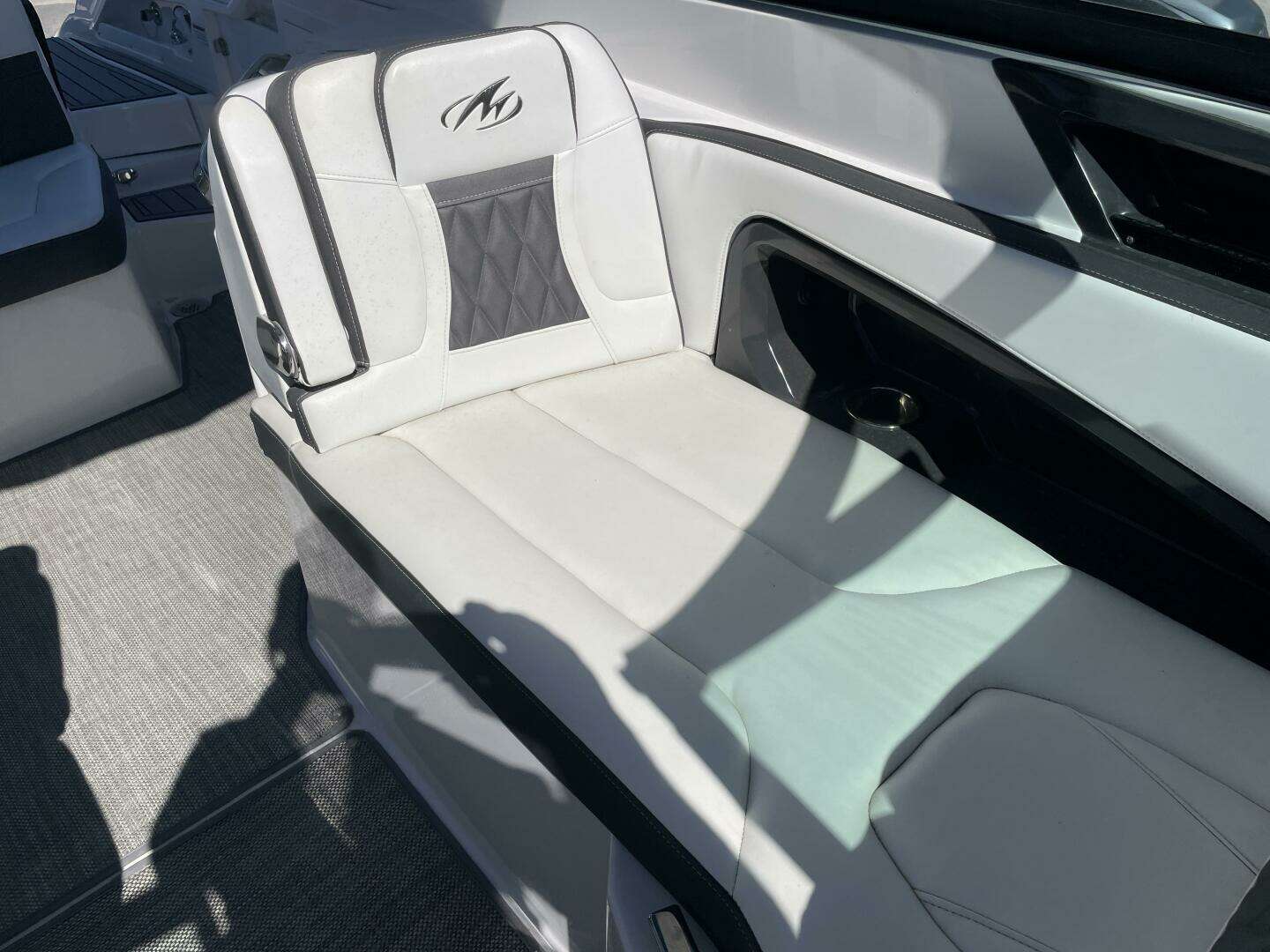2019 Monterey 328SS - Image 44