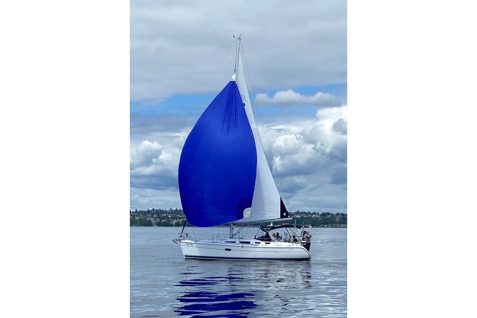 2005 Hunter 36