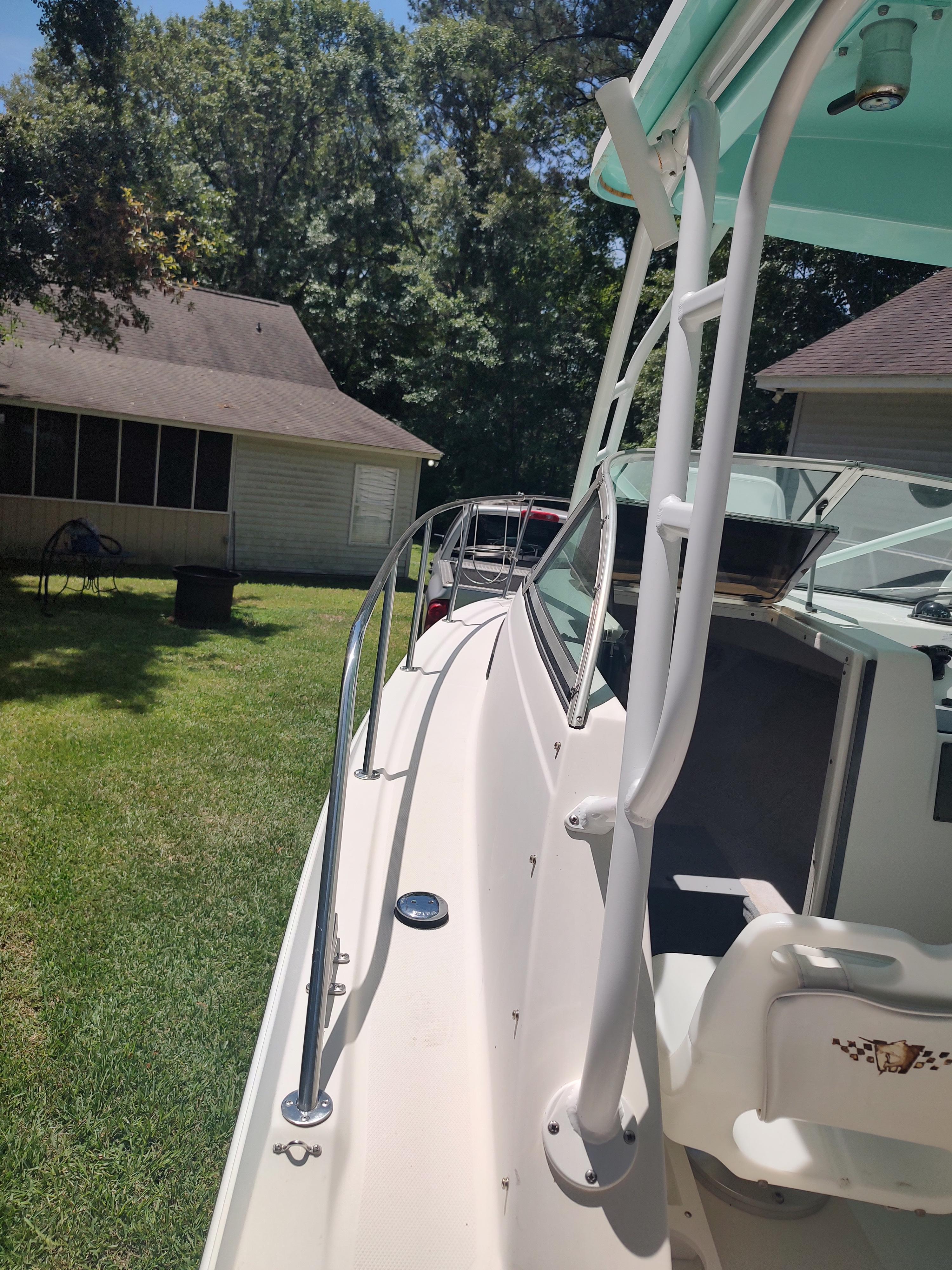 2001 Wellcraft 24 Walkaround - 12