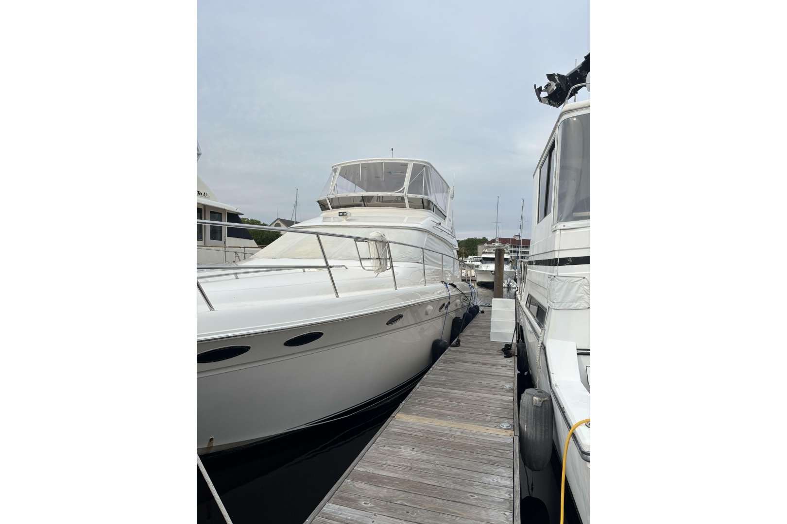 1999 Sea Ray 480 Sedan Bridge - Image 3