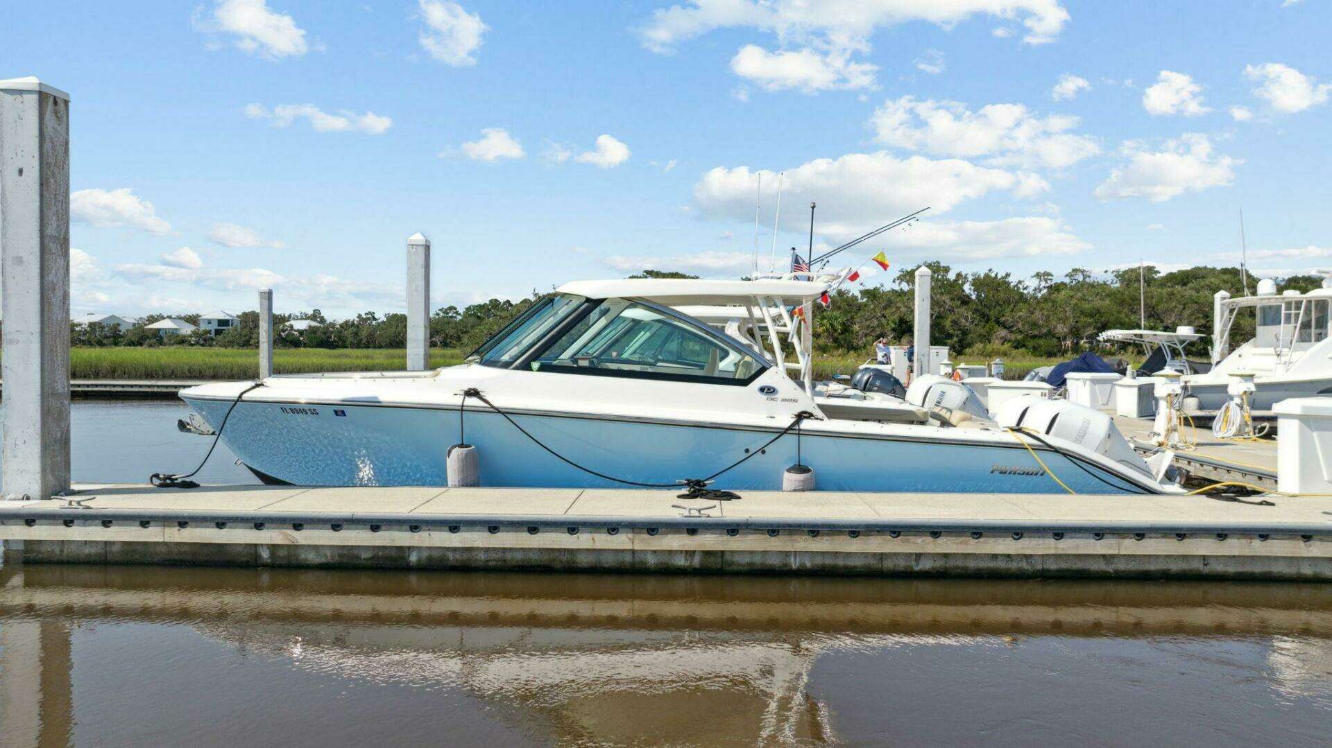 2018 Pursuit 325 DC - Image 6