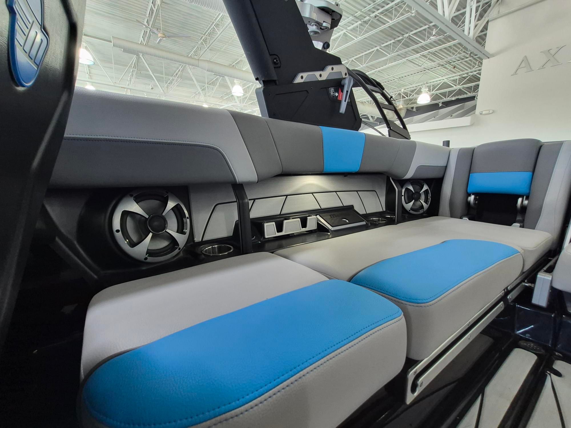2021 MALIBU 23 LSV - Image 12