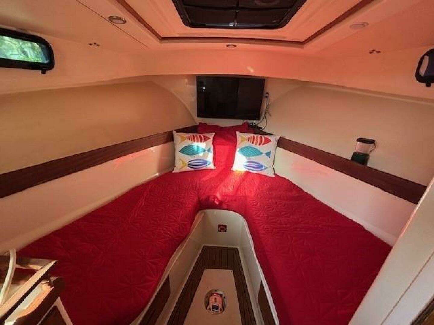 2018 Islander 27 Islander Hardback - Image 9