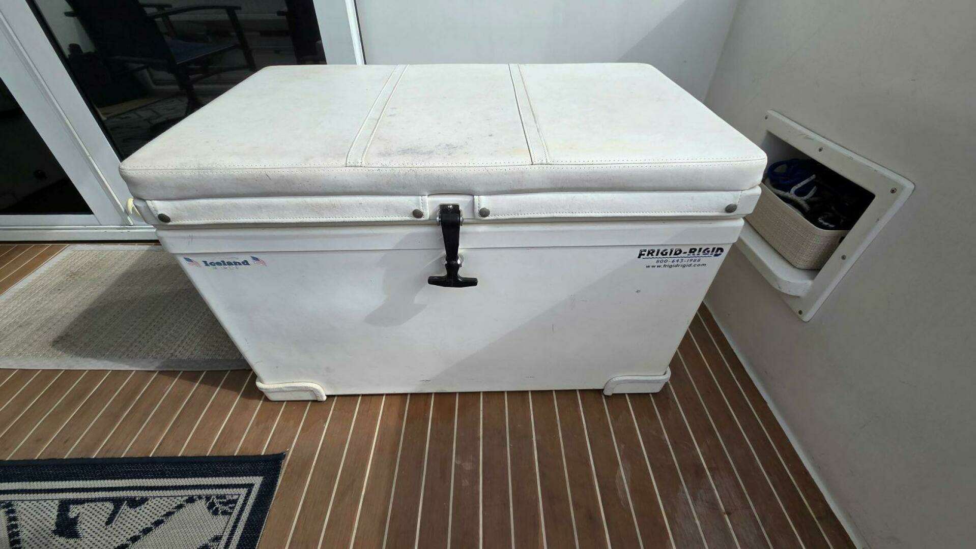 1998 Navigator 5300 - Image 19