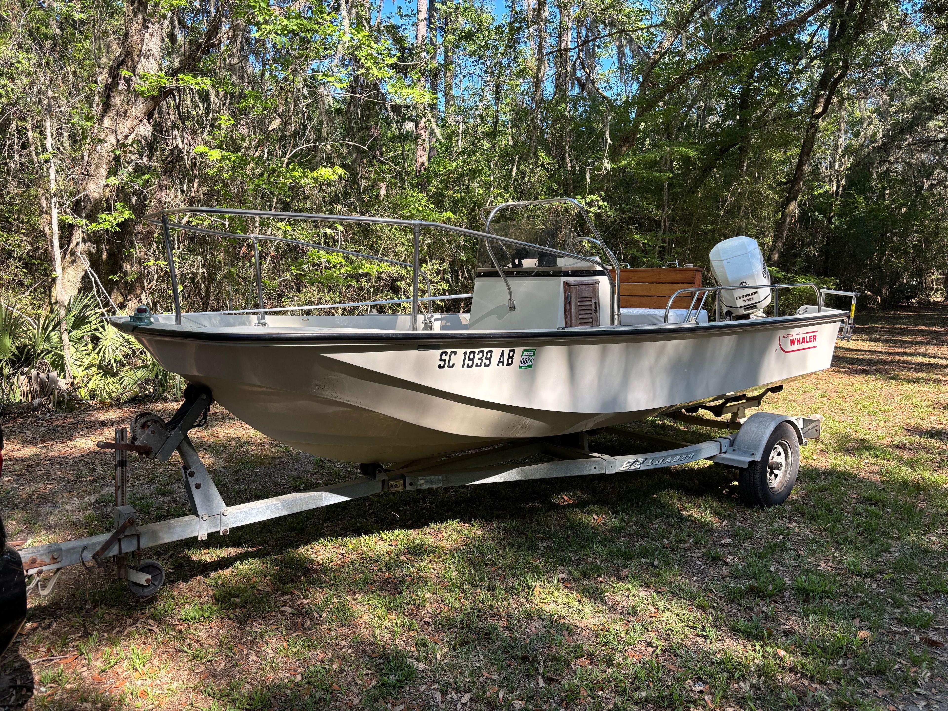 1987 Boston Whaler 17 Montauk