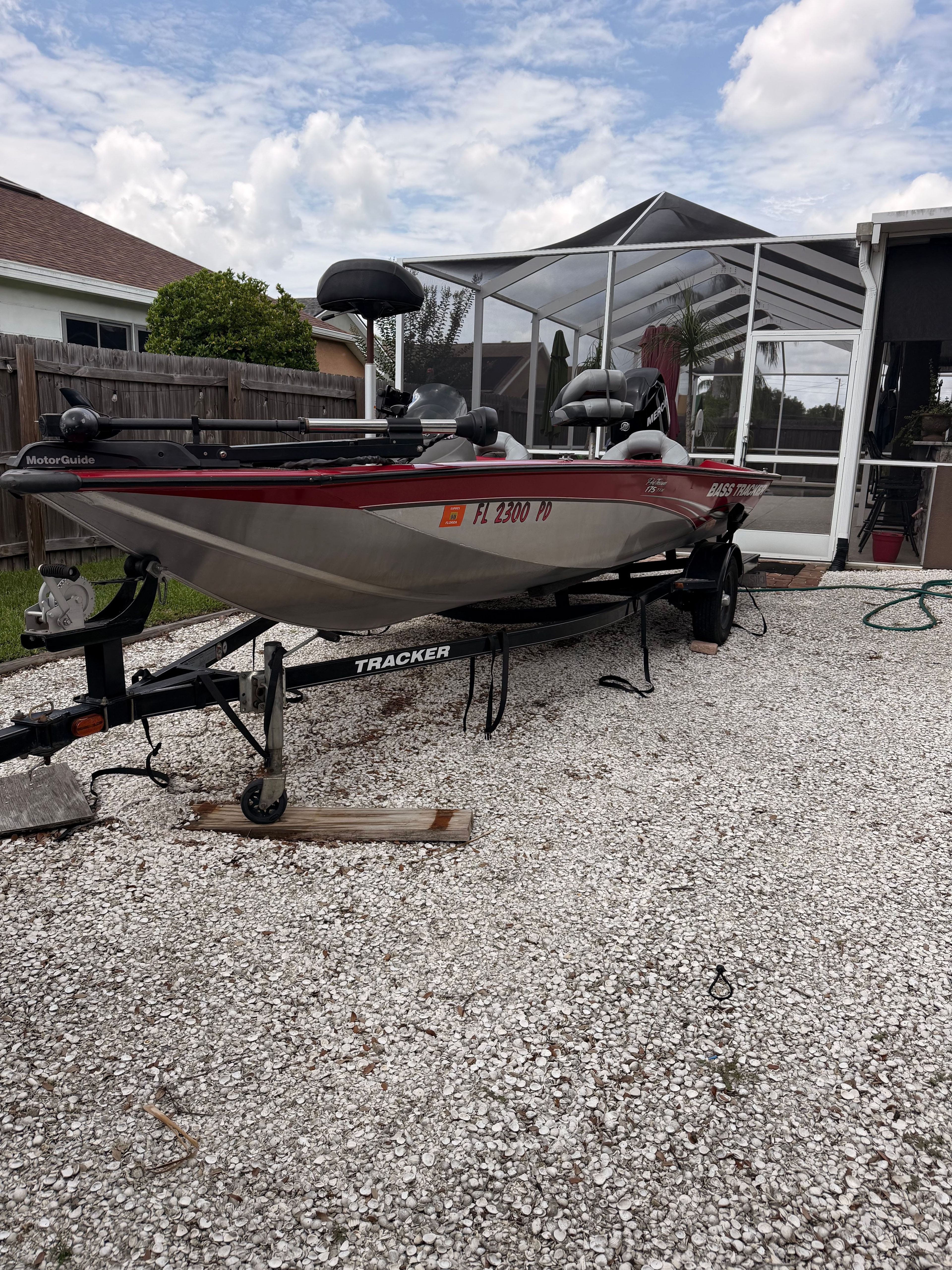 2011 Bass Tracker PRO TEAM 175 TXW