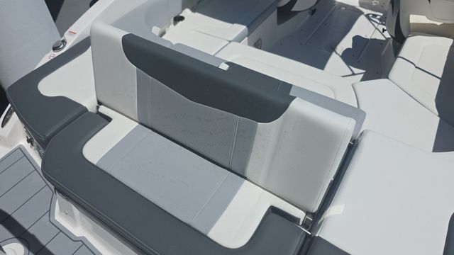 2024 Chaparral 23 SSi - 10