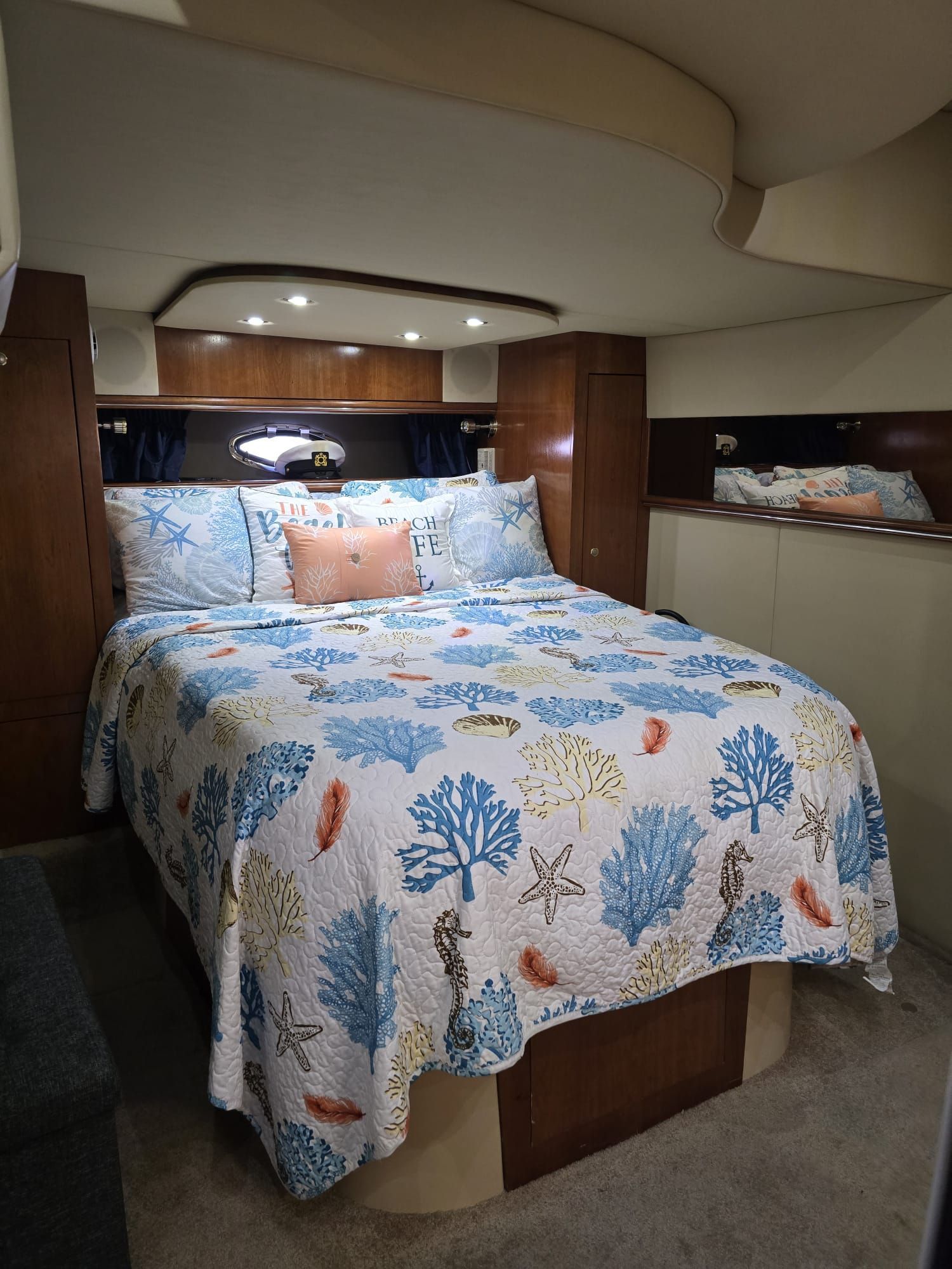 2005 Cruisers Yachts 440 Express - 22