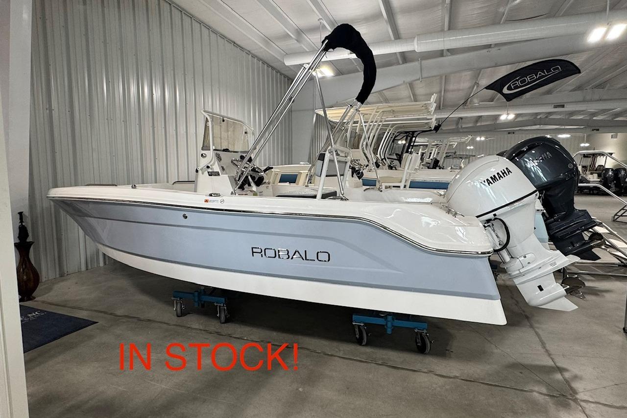 2026 Robalo R160 Center Console