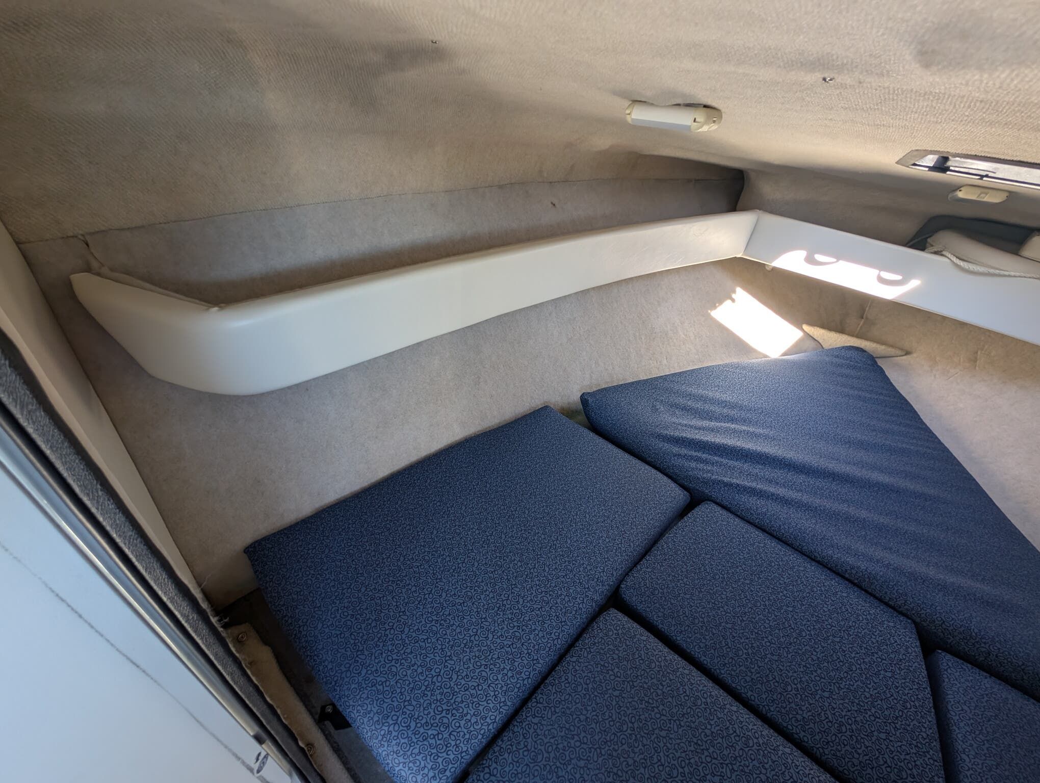 2006 Bayliner Capri Cuddy - 13