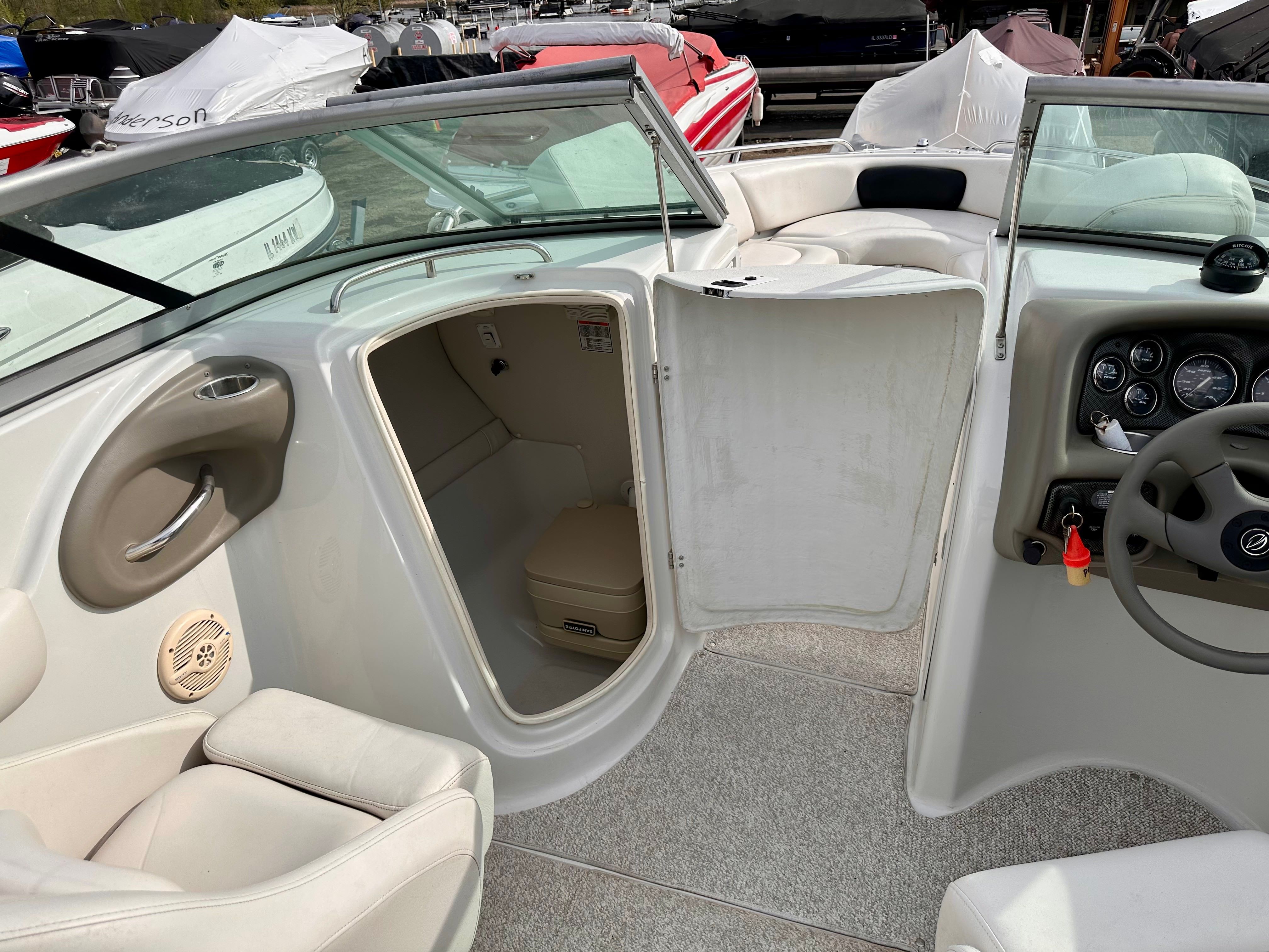 2005 Crownline 270 BR - 26
