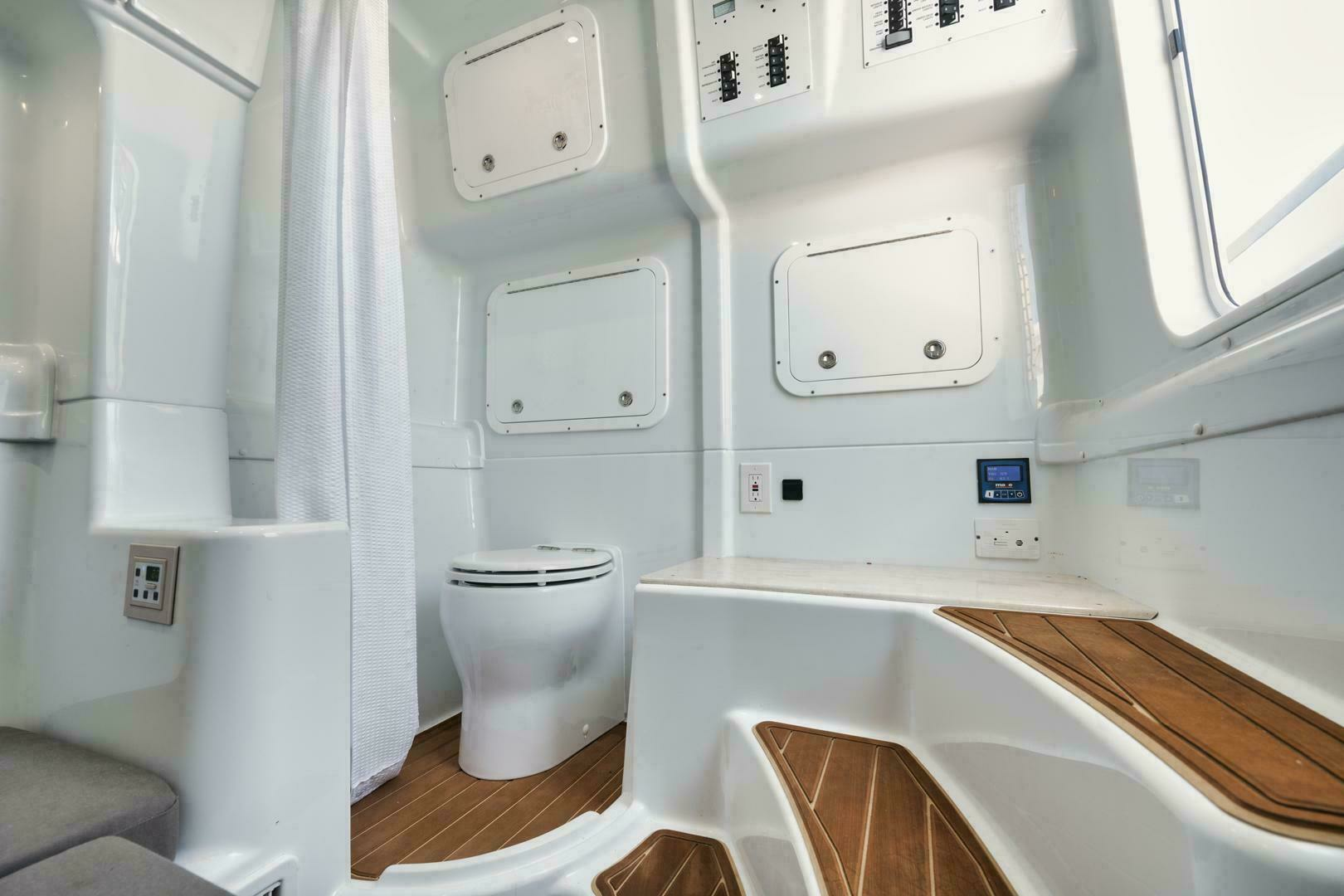 2026 Yellowfin 42 Offshore - Image 27