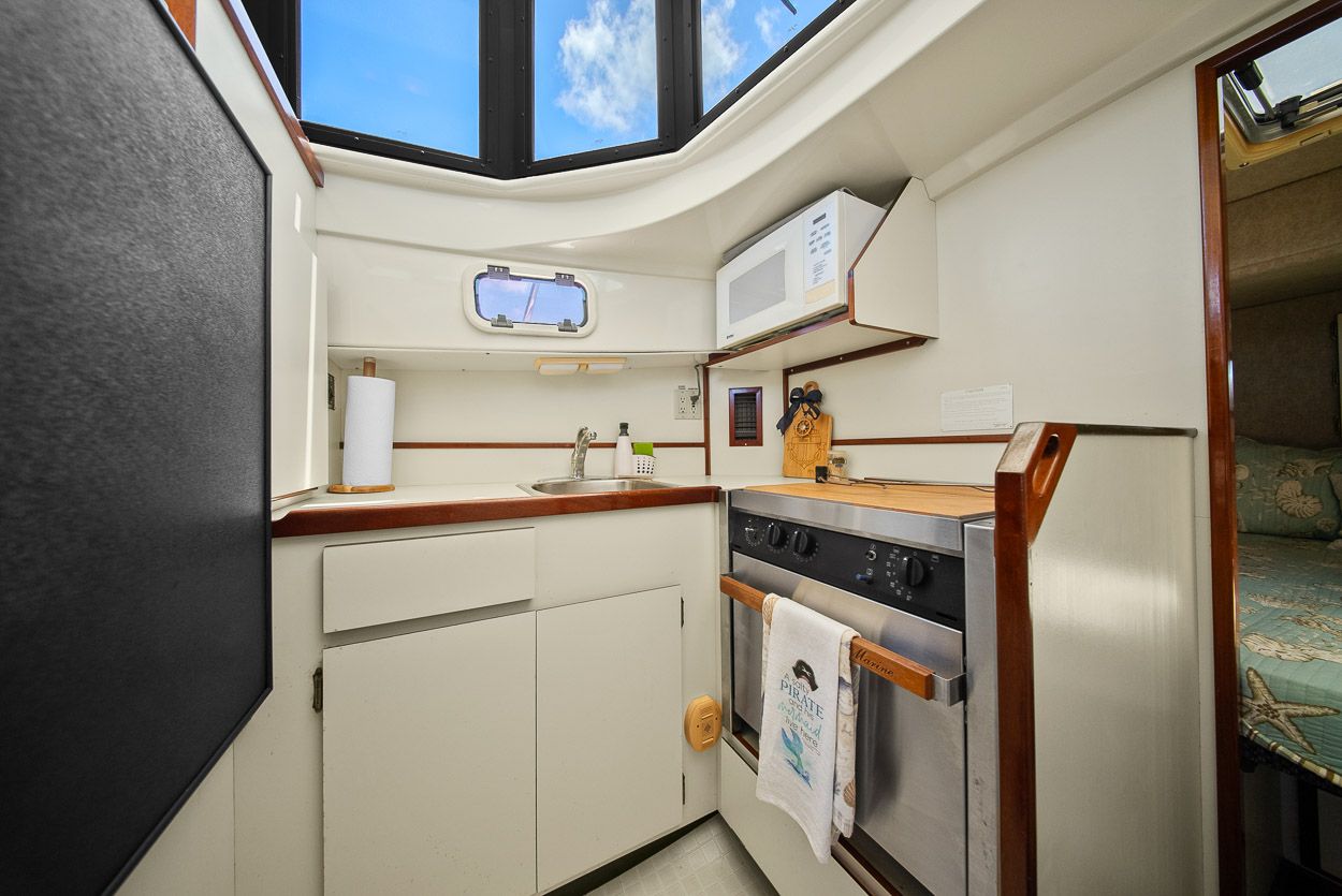 2001 Camano 31 Trawler - 8