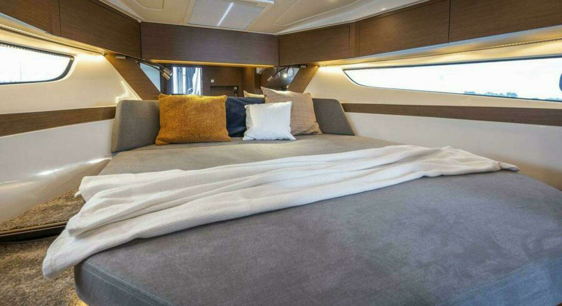 2026 Beneteau Antares 11 Fly - Image 19
