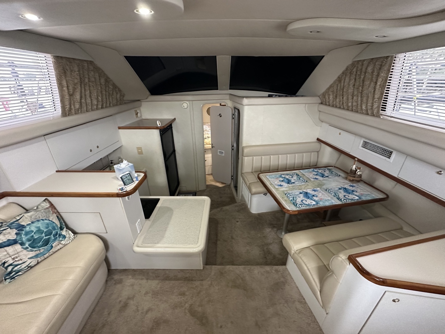 1998 Cruisers Yachts 3650 Aft Cabin - Image 28