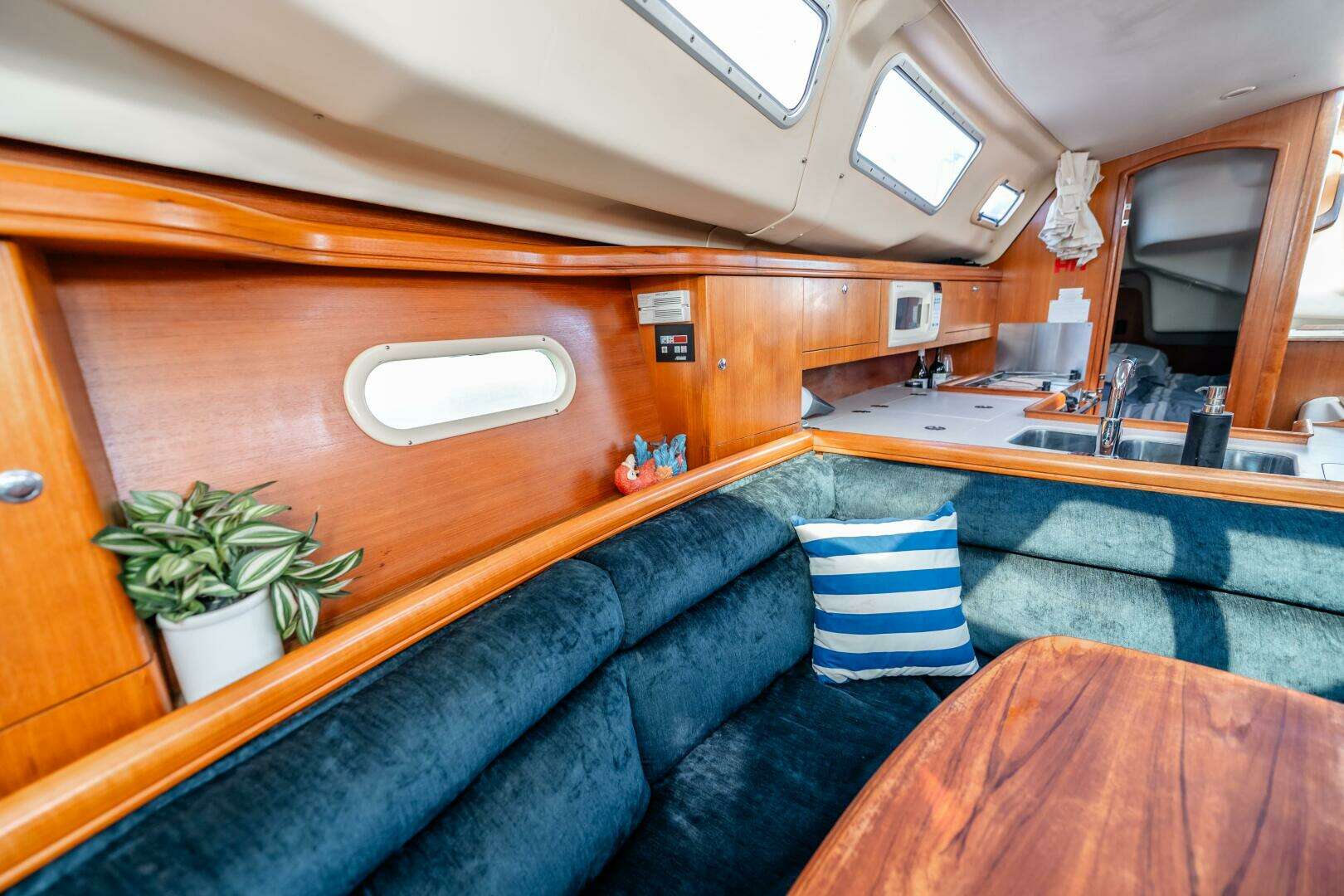 2003 Hunter 356 - Image 15