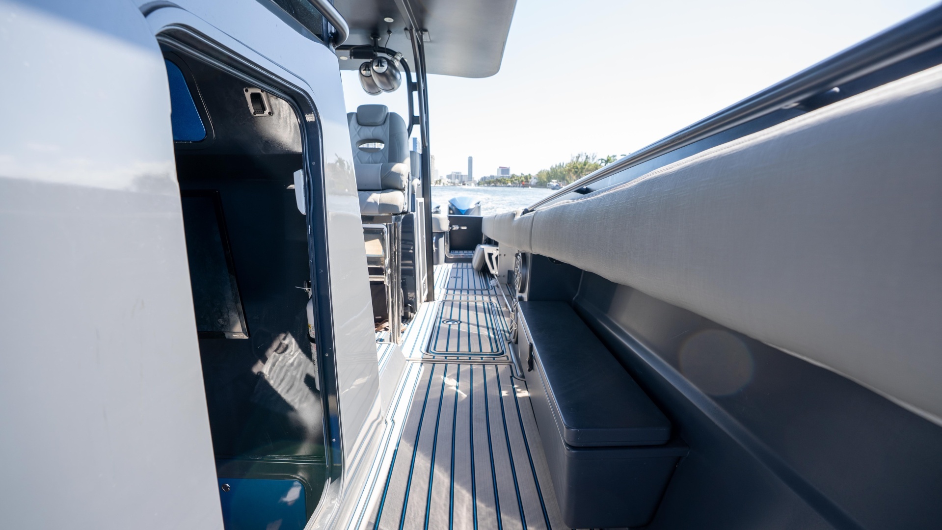 2016 Hydra-Sports 4200 Siesta - Image 22