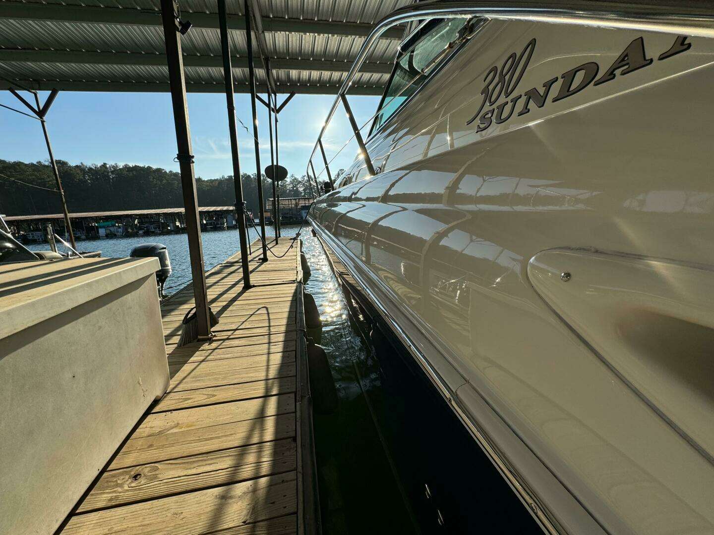 2004 Sea Ray 380 Sundancer - Image 4