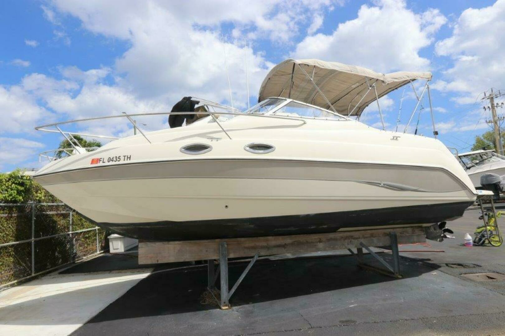 2006 Stingray 240 CS - Image 3