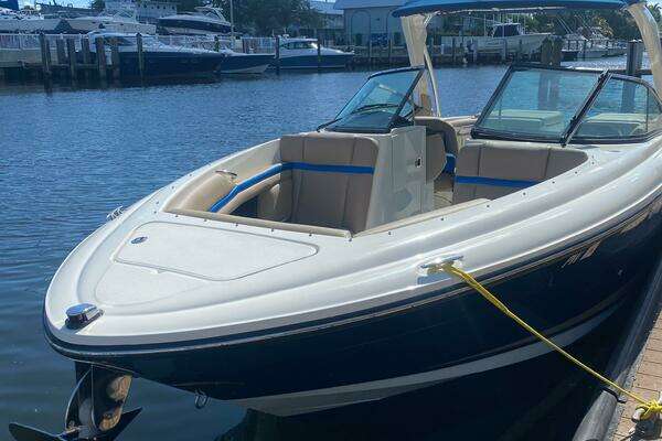 2014 Sea Ray 270 SLX