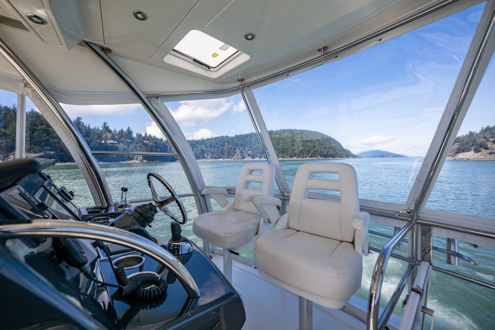 2011 Riviera 43 Open Flybridge - Image 14